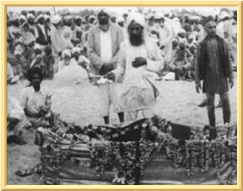 Kirpal Singh at the cremation ceremony of Sawan Singh’s body